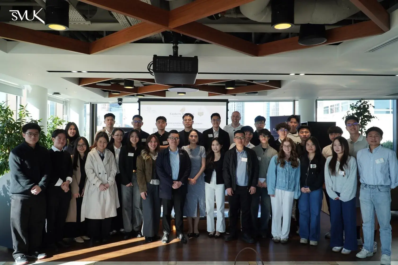 [RECAP] COMPANY TOUR VỚI SVUK TẠI EASTERN HORIZON WEALTH MANAGEMENT